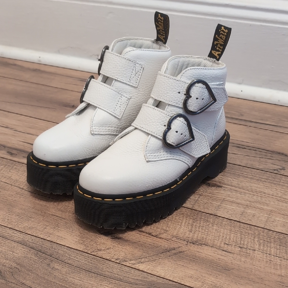 Doc Martens Devon Heart White Size 7